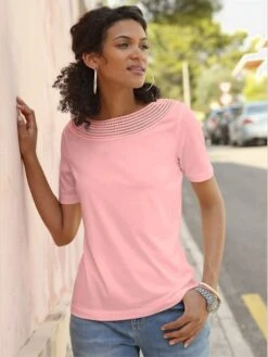 Blouse Manches Courtes Avec Encolure Soignée