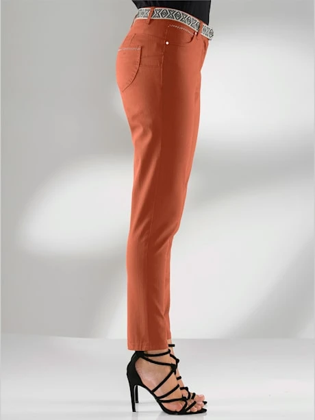 Jean 7/8 élégant Avec Broderie Décorative 2 Jean 7/8 élégant Avec Broderie Décorative – Image 2